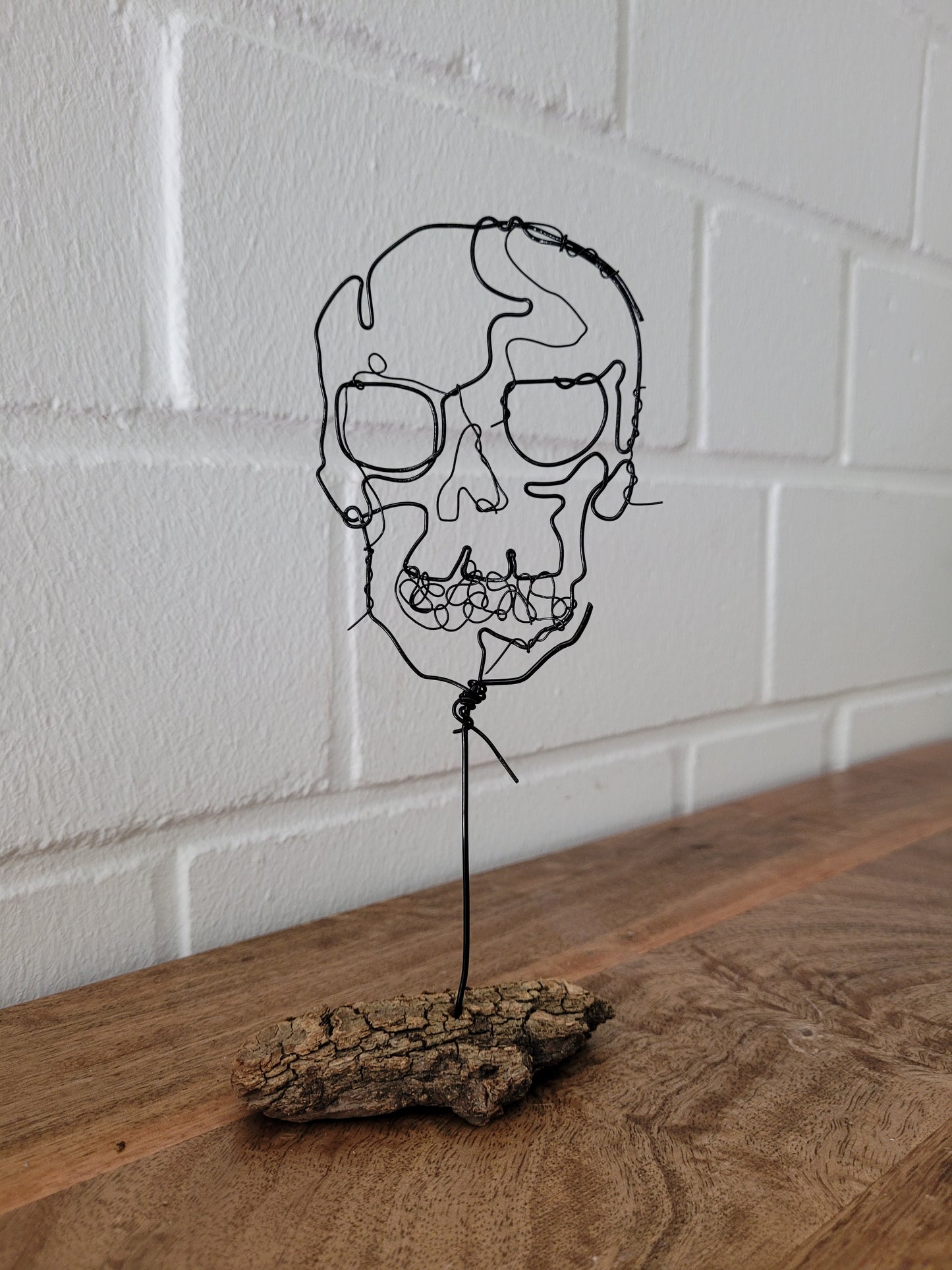 Totenkopf aus Draht, skull made of wire